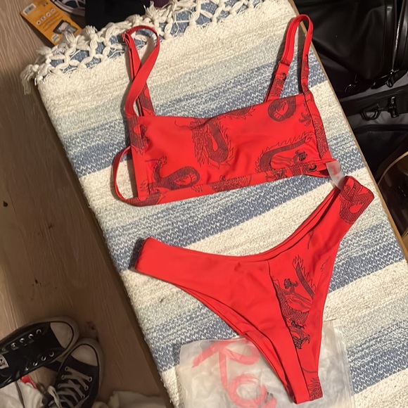 Dragon print red bikini - Picture 5 of 5